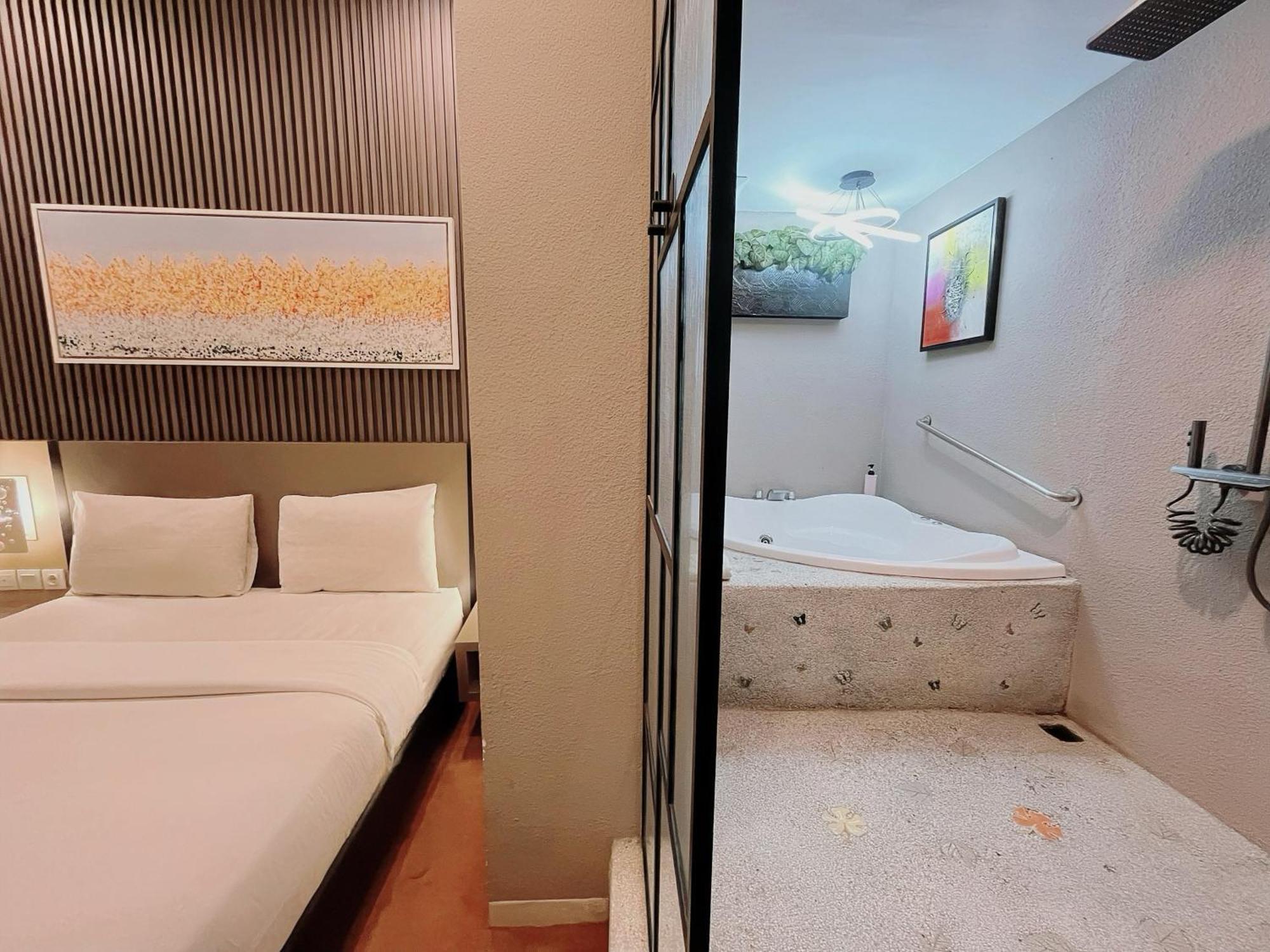 King Room Jacuzzi