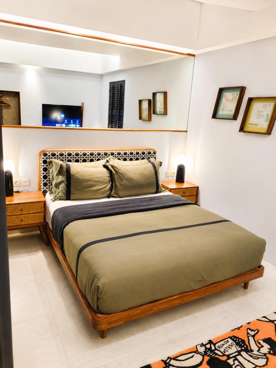 Deluxe Queen Room